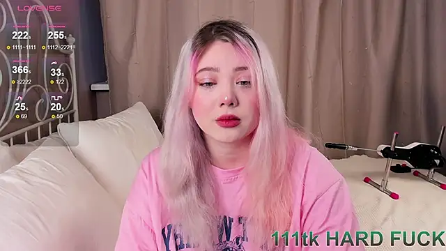 Snapshot of __KawaiiYuki__ chatting on 20, 1, 2025   KawaiiYuki   online show from 20, 1, 2025