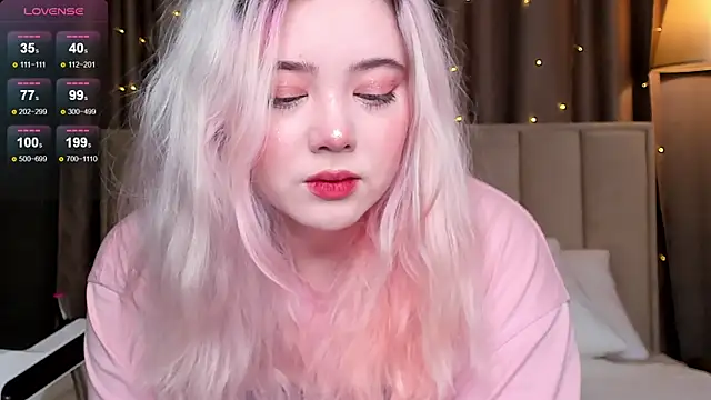 Snapshot of __KawaiiYuki__ chatting on 24, 1, 2025   KawaiiYuki   online show from 24, 1, 2025