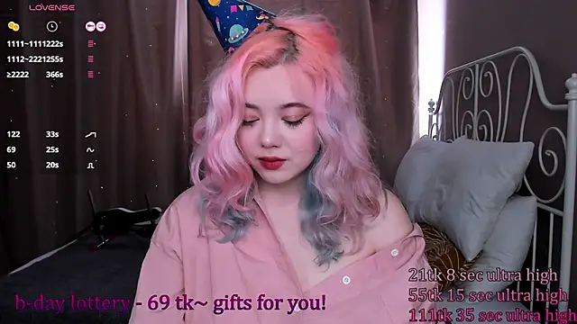 Snapshot of __KawaiiYuki__ chatting on 24, 2, 2025   KawaiiYuki   online show from 24, 2, 2025