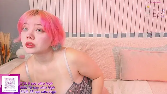 Snapshot of __KawaiiYuki__ chatting on 10, 10, 2025   KawaiiYuki   online show from 10, 10, 2025