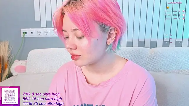 Snapshot of __KawaiiYuki__ chatting on 13, 10, 2025   KawaiiYuki   online show from 13, 10, 2025