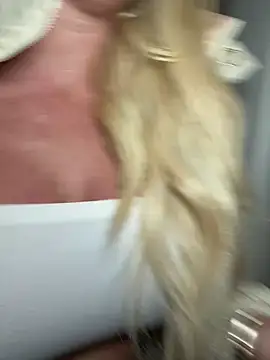 Snapshot of Kate-monroe chatting on 13, 2, 2025 Kate-monroe online show from 13, 2, 2025