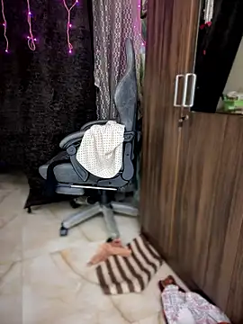 PARI Hun online show from 2, 12, 2024