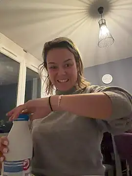 Snapshot of BabyNila chatting on 8, 11, 2025 BabyNila online show from 8, 11, 2025