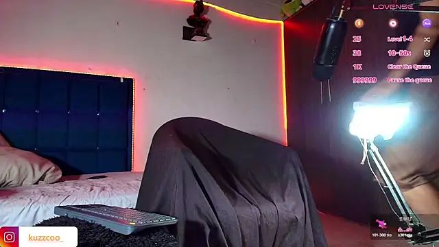 kuzzcoo online show from 24, 10, 2025