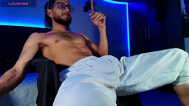 kuzzcoo online show from 3, 11, 2025