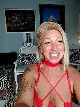 Snapshot of Weloveblue chatting on 6, 1, 2025 Weloveblue online show from 6, 1, 2025