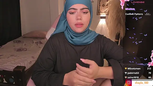 Snapshot of shayla_18 chatting on 5, 3, 2025 shayla 18 online show from 5, 3, 2025