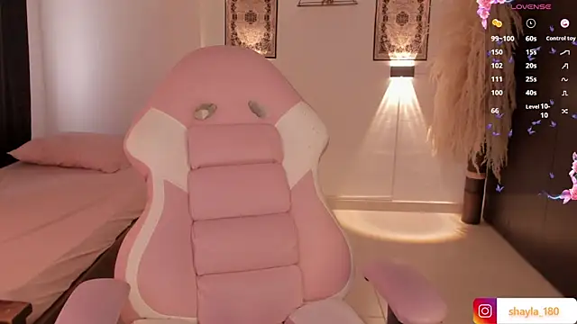 Snapshot of shayla_18 chatting on 21, 3, 2025 shayla 18 online show from 21, 3, 2025