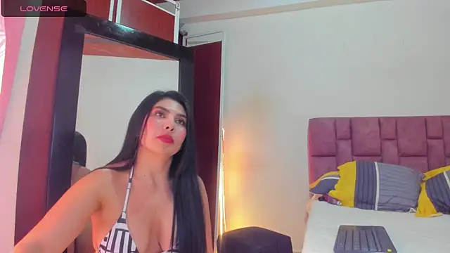 Snapshot of SunnyLeonz chatting on 6, 3, 2025 SunnyLeonz online show from 6, 3, 2025