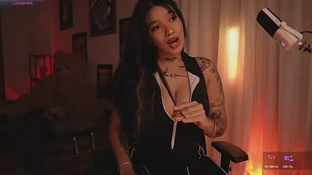 HannahW  online show from 22, 3, 2026