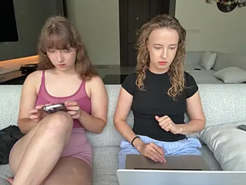 Snapshot of Nura_n_Sarah chatting on 16, 3, 2026 Nura n Sarah online show from 16, 3, 2026