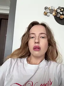 Snapshot of Nura_n_Sarah chatting on 10, 4, 2026 Nura n Sarah online show from 10, 4, 2026