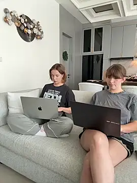 Snapshot of Nura_n_Sarah chatting on 11, 4, 2026 Nura n Sarah online show from 11, 4, 2026