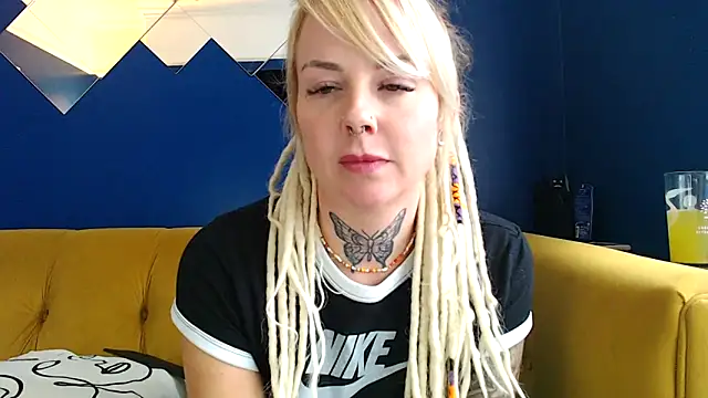 Snapshot of pixiedreadx chatting on 5, 11, 2025 pixiedreadx online show from 5, 11, 2025