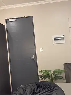 Neelo-Smith online show from 4, 3, 2025