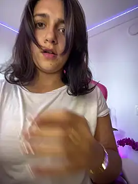 Snapshot of Alicia_Ruiz chatting on 7, 7, 2026 Alicia Ruiz online show from 7, 7, 2026