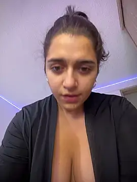 Snapshot of Alicia_Ruiz chatting on 25, 7, 2026 Alicia Ruiz online show from 25, 7, 2026