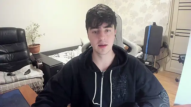 Snapshot of Knuckles17 chatting on 15, 12, 2025 Knuckles17 online show from 15, 12, 2025