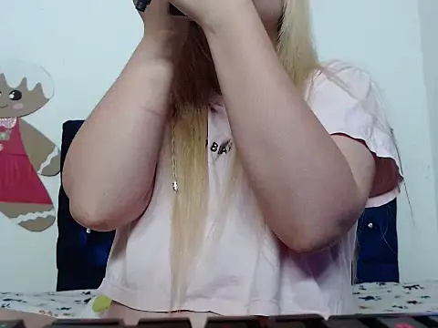 Snapshot of 69liamilk69 chatting on 18, 10, 2025 69liamilk69 online show from 18, 10, 2025