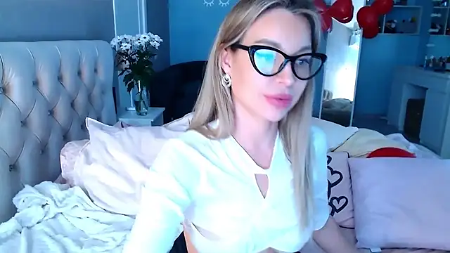 Snapshot of MissSiona chatting on 17, 2, 2025 MissSiona online show from 17, 2, 2025