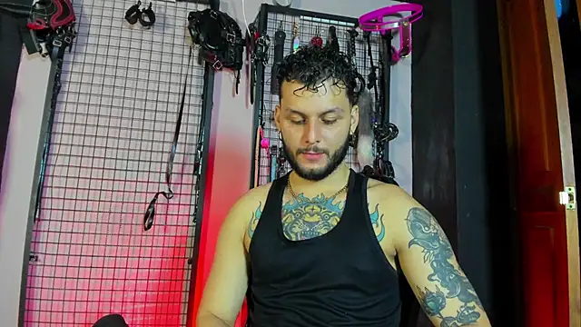 Twisted Fantasy online show from 14, 12, 2025