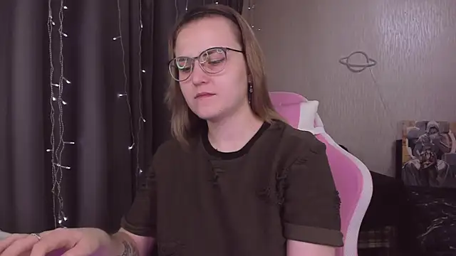 MissBrightShine online show from 24, 10, 2025