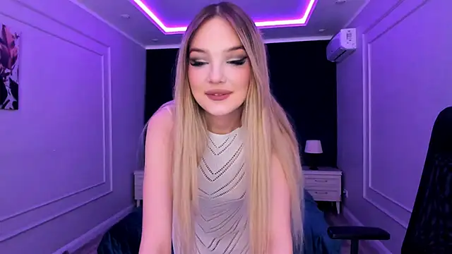 Snapshot of FloweryLove_1 chatting on 21, 2, 2025 FloweryLove 1 online show from 21, 2, 2025