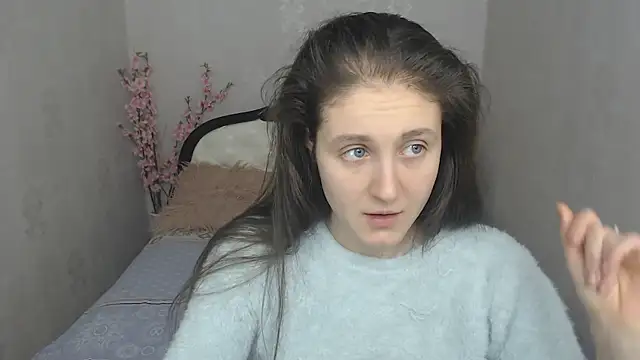 Holliy Cooper online show from 27, 2, 2025