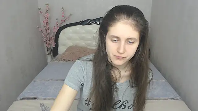 Holliy Cooper online show from 7, 3, 2025