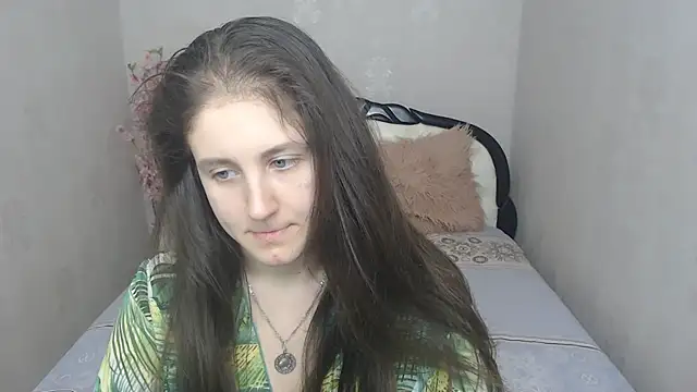 Holliy Cooper online show from 12, 3, 2025