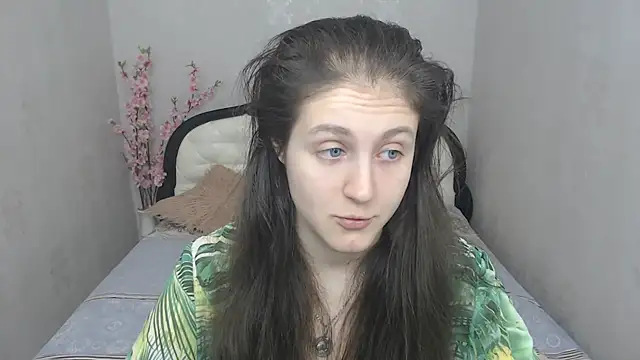 Holliy Cooper online show from 13, 3, 2025