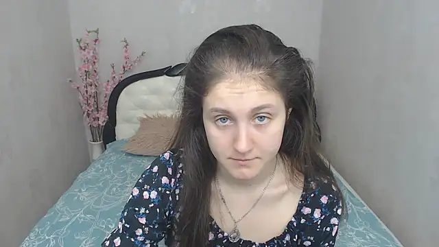 Holliy Cooper online show from 19, 3, 2025