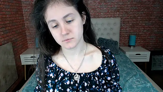 Holliy Cooper online show from 21, 3, 2025