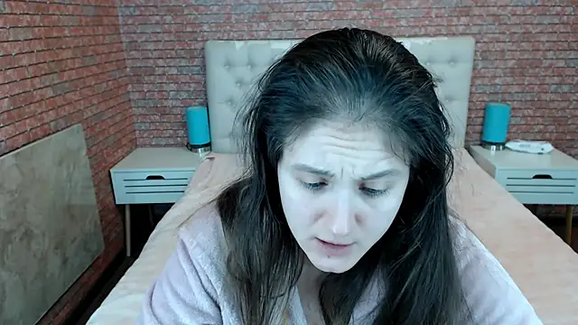 Holliy Cooper online show from 22, 11, 2025