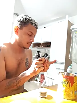 Snapshot of emrehliug12 chatting on 19, 2, 2025 emrehliug12 online show from 19, 2, 2025