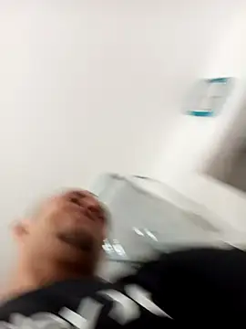 Snapshot of emrehliug12 chatting on 12, 9, 2025 emrehliug12 online show from 12, 9, 2025