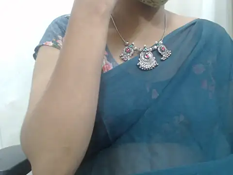 Snapshot of Lovely_Siri_23 chatting on 9, 11, 2025 Lovely Siri 23 online show from 9, 11, 2025