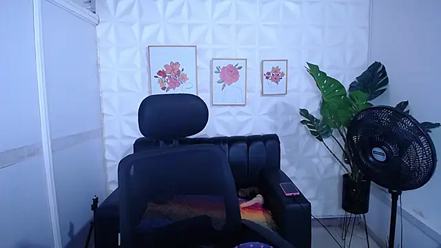 Valentinaa mature online show from 27, 10, 2025