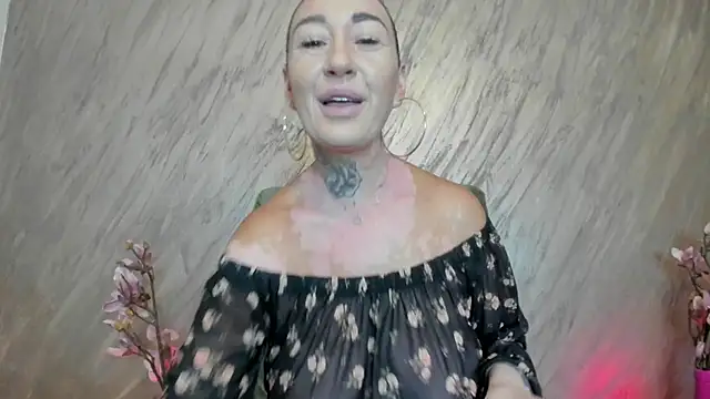 Snapshot of Rayanablackandwhite chatting on 4, 8, 2026 Rayanablackandwhite online show from 4, 8, 2026
