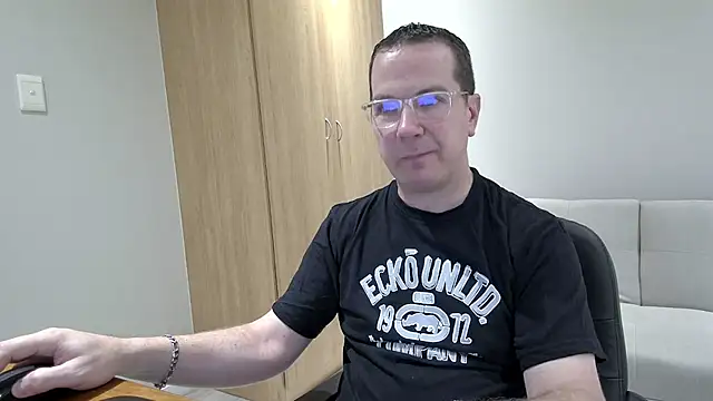 BrettJ81 online show from 30, 10, 2025