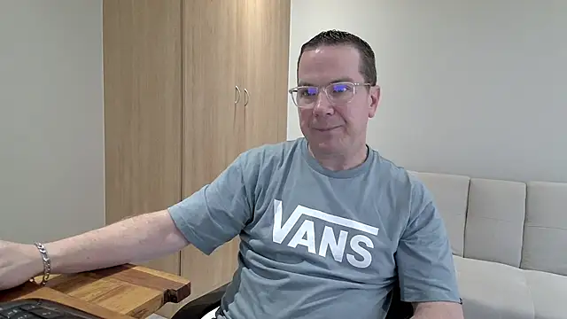 BrettJ81 online show from 2, 11, 2025