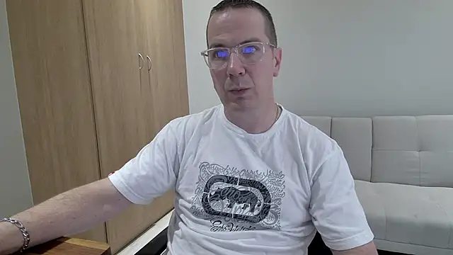 BrettJ81 online show from 19, 3, 2026