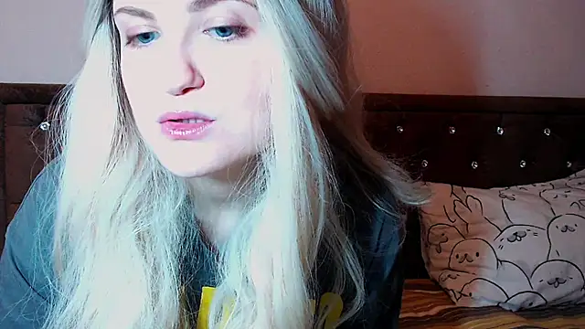 Snapshot of Sara4uu chatting on 4, 12, 2025 Sara4uu online show from 4, 12, 2025