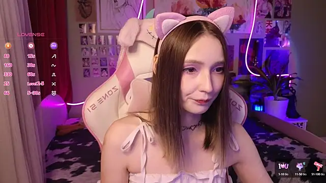 Snapshot of Evie_Ro chatting on 22, 4, 2026 Evie Ro online show from 22, 4, 2026