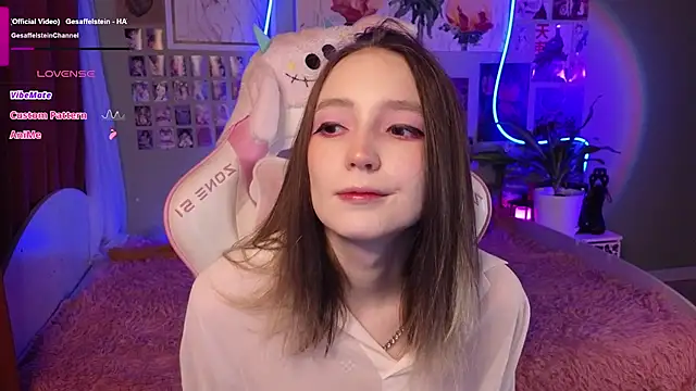 Snapshot of Evie_Ro chatting on 10, 5, 2026 Evie Ro online show from 10, 5, 2026