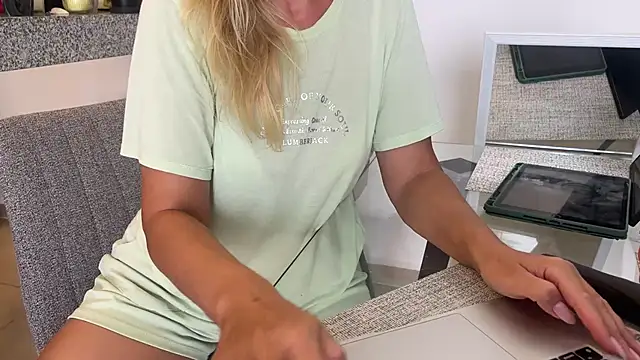 mommy nadin online show from 7, 3, 2025