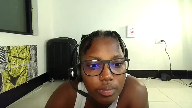 Ashaichious online show from 6, 11, 2025