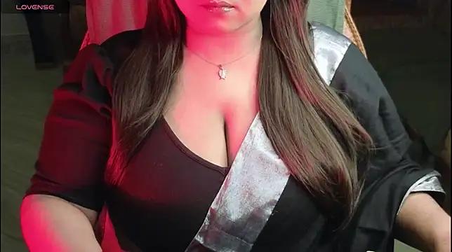 Snapshot of Juicy_Bengali_Girl chatting on 29, 9, 2025 Juicy Bengali Girl online show from 29, 9, 2025