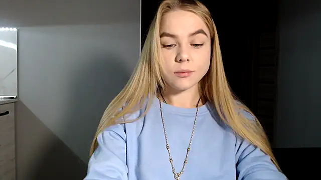 Snapshot of Sunbeam_ chatting on 11, 12, 2024 Sunbeam online show from 11, 12, 2024